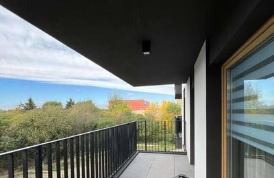 Location d’un appartement élégant de 3 pièces, 49 m², avec balcon dans le quartier Czyżyny, Cracovie, Pologne